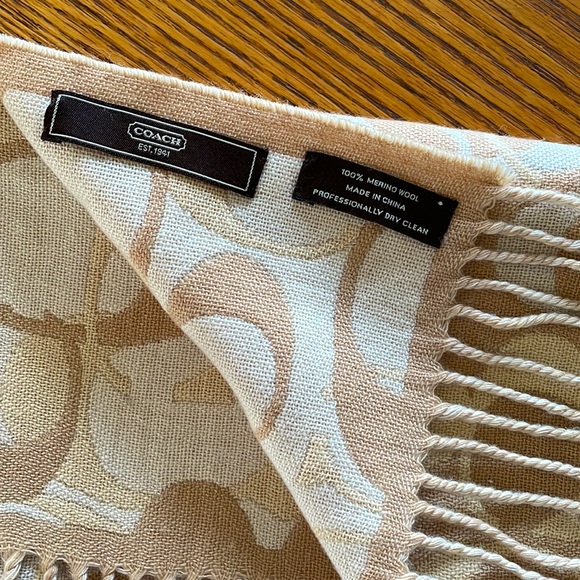 Coach Signature Scarf - Picture 2 of 3
